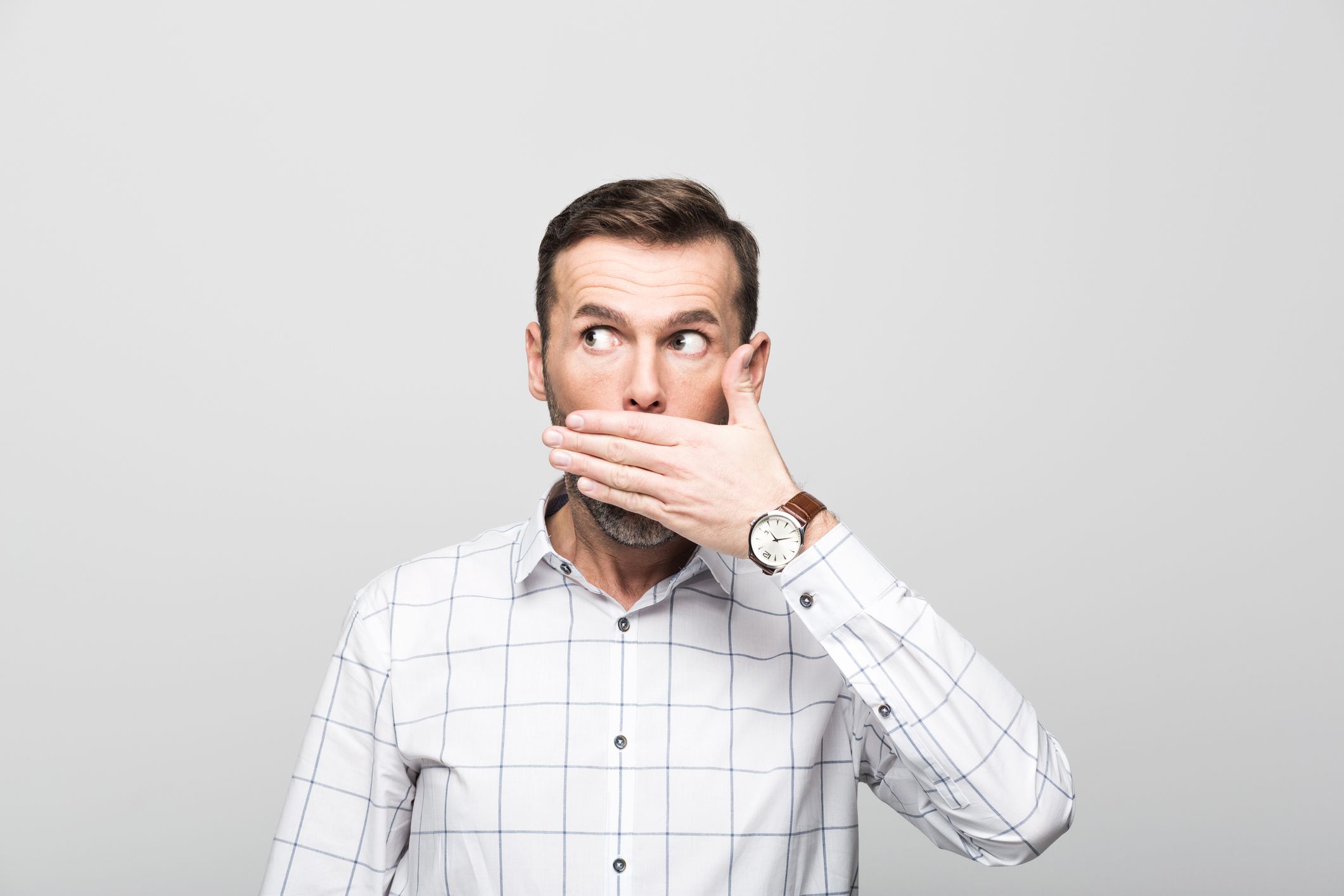 What causes halitosis?