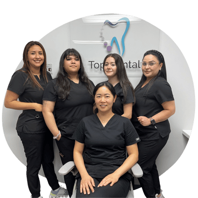 Equipo de Ortodoncia en Top Dental Listo para Ayudarte con el Tratamiento de Brackets Metálicos